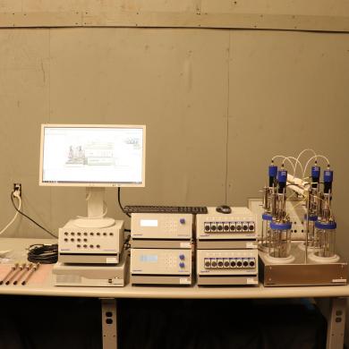 Eppendorf DASGIP 4-Fold Parallel Bioreactor System with Process Computer-cover