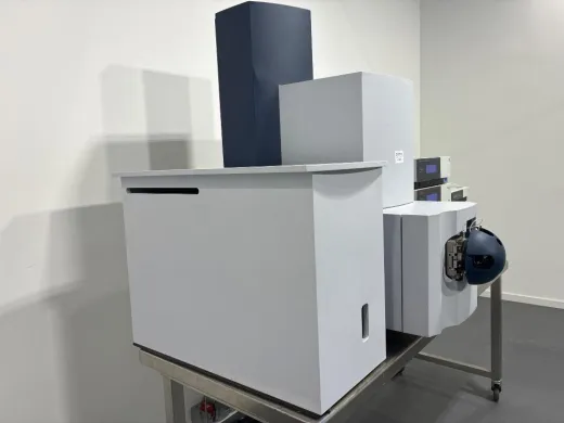 Bruker micrOTOF-Q II High-Resolution Quadrupole Time-of-Flight Mass Spectrometer with Dionex HPLC Modules