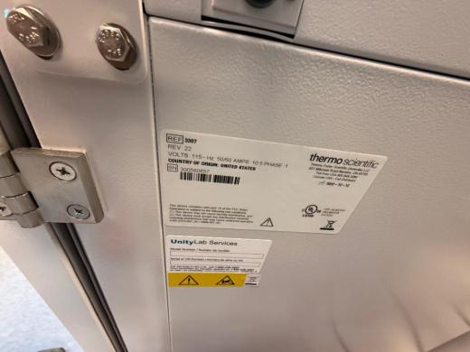Thermo Scientific Dual Stack CO Incubators Model Series 370-cover