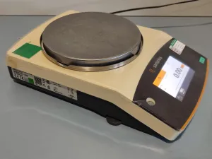 Sartorius Quintix 1102 1CFR Precision Balance, 2 of 11