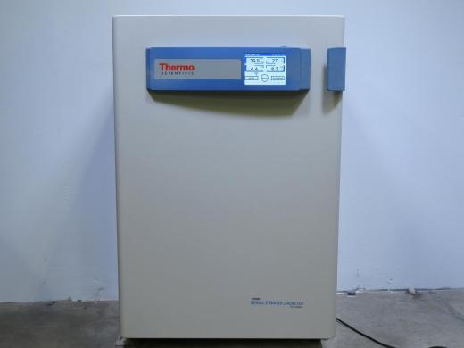 Thermo Scientific 4110 Water Jacketed CO2 Incubator-cover