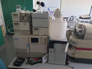 Shimadzu SIL-HT HPLC System with Accessories, 2 of 9