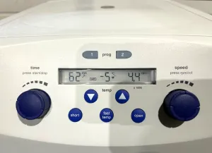 Eppendorf 5702R Refrigerated Benchtop Centrifuge with Swing-Out Rotor and Aerosol-Tight Buckets, 2 of 7