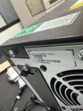 APC Smart-UPS 2200 SMT2200C Uninterruptible Power Supply 230V 50/60Hz with LCD Interface-cover