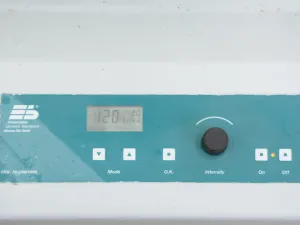 Edmund Bühler VKS75B Orbital Shaker for Liquid Mixing and Cell Culture Applications, 3 of 6