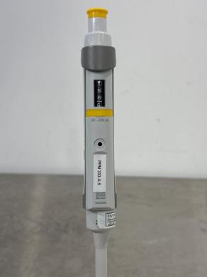 Eppendorf Research Plus Manual Micropipette Set (0.1–1000 µL) with Stand-cover