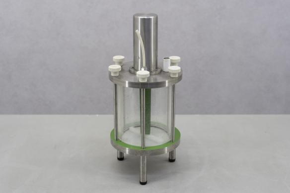 Double-walled Bioreactor Vessel with Magnetic Stirrer for Cell Cultures-cover