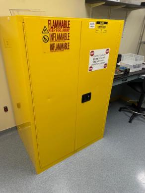 ULINE Model 879000 90-Gallon FM Approved Flammable Liquid Storage Cabinet-cover