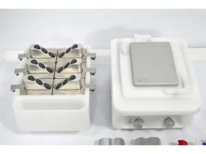 Thermo Scientific Invitrogen BIGFOOT Spectral Cell Sorter with 4 Lasers and 27 Detectors, 33 of 34