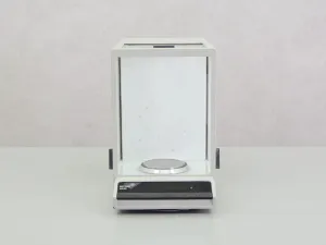 Mettler AE50 Analytical Balance with 0.1 mg Readability and 50 g Capacity, 2 of 4