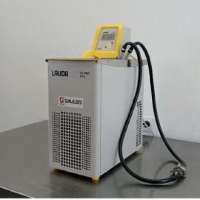 Lauda Alpha RA 8 Recirculating Water Bath with Precise Temperature Control-cover