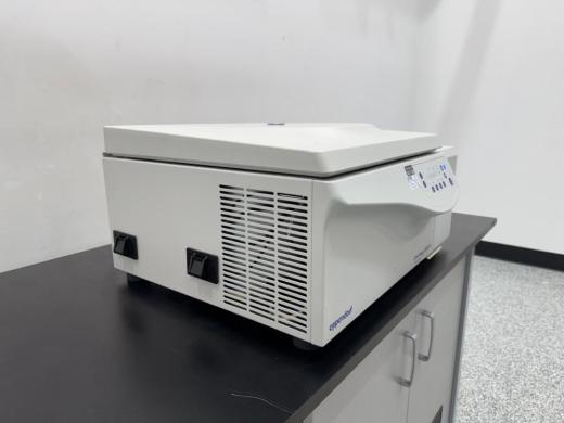 Eppendorf 5810 R Refrigerated Benchtop Centrifuge with 14,000 rpm Speed and R134a Cooling-cover