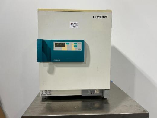 Kendro Heraeus Function Line Laboratory Oven with Digital Temperature Control-cover