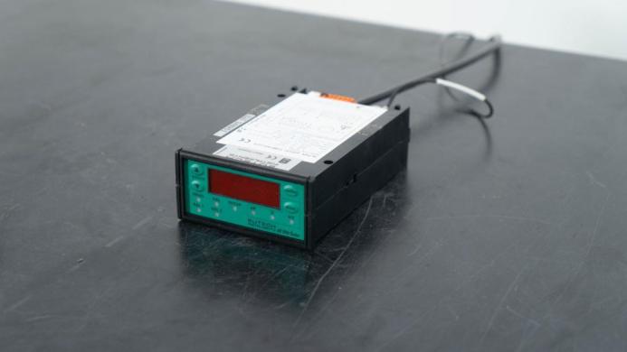 Eutech ALPHA pH 200 Series Laboratory pH Controller for Precise pH Measurement-cover