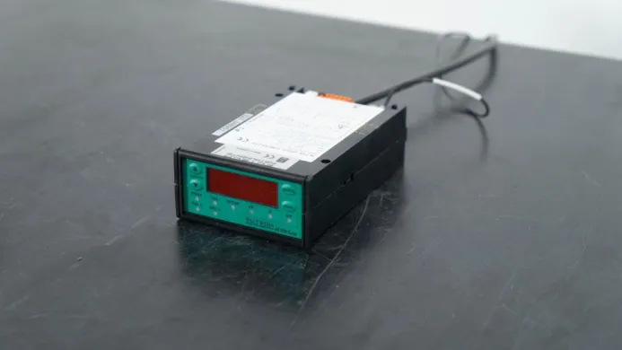 Eutech ALPHA pH 200 Series Laboratory pH Controller for Precise pH Measurement