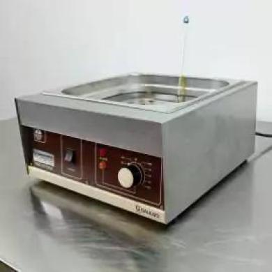 JP Selecta Precisterm Thermostatic Water Bath-cover