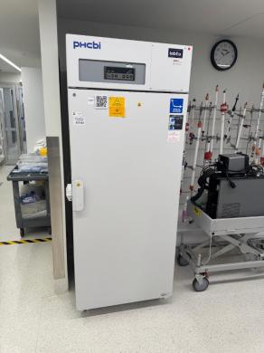 PHCbi MDF-U731M-PE Biomedical Ultra-Low Temperature Freezer -30°C-cover