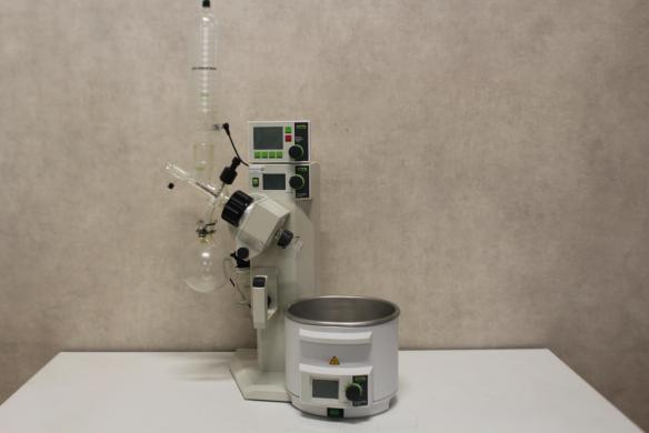 Büchi R-215 Rotary Evaporator with Integrated Vacuum and Water Bath System-cover