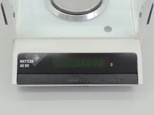 Mettler AE50 Analytical Balance with 0.1 mg Readability and 50 g Capacity, 3 of 4