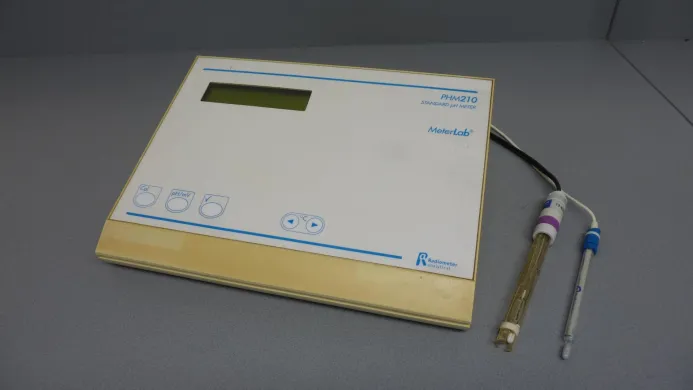 Radiometer Analytical UNIKON D pH Meter