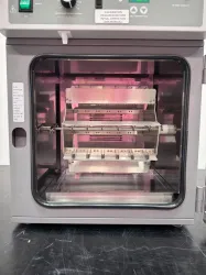 Agilent G2545A Hybridization Oven with Rotating Platform for Molecular Biology, 3 of 4