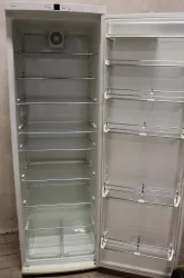 Liebherr K 4260 Laboratory Refrigerator for Biomedical Sample Storage, 2 of 3
