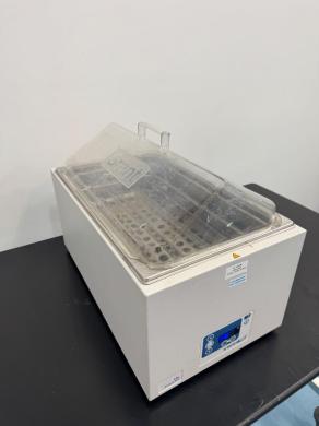 VWR 18L Shaking Bath-cover
