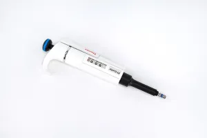 Thermo F1-ClipTip Manual Single-Channel Pipette, 100–1000 µL, 3 of 3