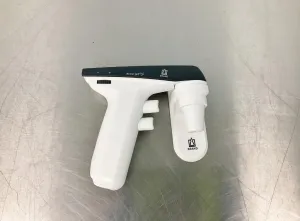 Accu-jet S Electronic Pipette Controller for Precise Liquid Handling with Serological Pipettes, 2 of 9