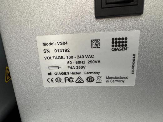 Qiagen QIAcube HT Automated High-Throughput Nucleic Acid Purification System with TissueLyser II and VS04 Vacuum Station-cover