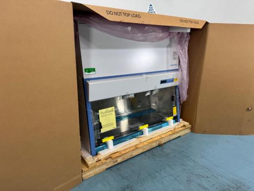 Thermo Fisher Scientific 1300 Series A2 Class II Biosafety Cabinet Model 1371-cover