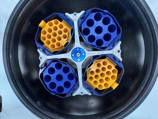 Eppendorf 5910 Ri Refrigerated Benchtop Centrifuge with Touchscreen Control-cover