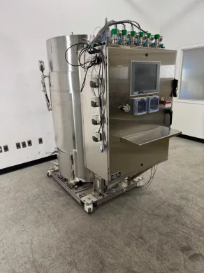 Thermo Scientific HyClone H11211-01 Single-Use Bioreactor with Touchscreen Control and Mobile Base