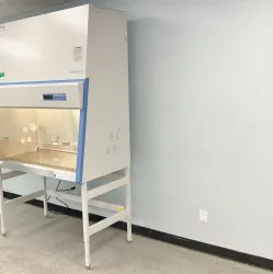 Thermo Scientific 1300 Series Class II A2 Biosafety Cabinet with HEPA Filtration, 3 of 10