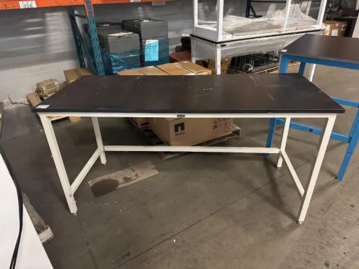 6-Foot Laboratory Bench for Research and Biotech Applications