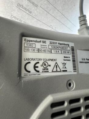 Eppendorf ThermoMixer C Model 5382 Tube Mixer with Precise Temperature Control-cover