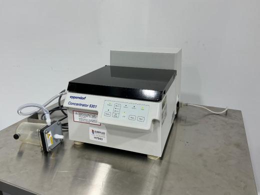 Eppendorf 5301 Vacuum Concentrator for Sample Evaporation-cover