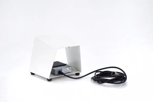 Leica Foot Switch for CM3000, CM3050, and CM1900 Cryostats 14040909914
