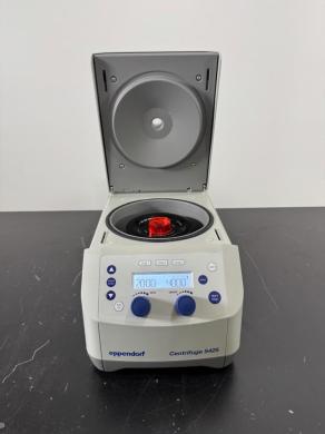 Eppendorf 5425 Benchtop Centrifuge with Digital Control Panel-cover