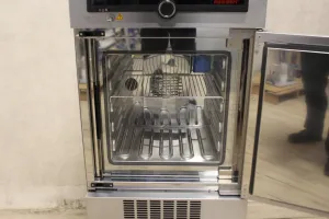 Memmert ICP55 Compressor-Cooled Laboratory Incubator with Precise Temperature Control, 2 of 4