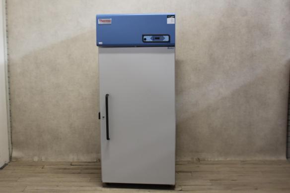 Thermo REL3004V Laboratory Refrigerator with 826 L Capacity and 1-8°C Temperature Range-cover