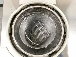 Hirayama HiClave HV-50 Vertical Top Load Autoclave for Laboratory Sterilization and Media Preparation, 6 of 12