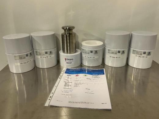 METTLER TOLEDO 5 kg Calibration Weight Set Model 30406482-cover