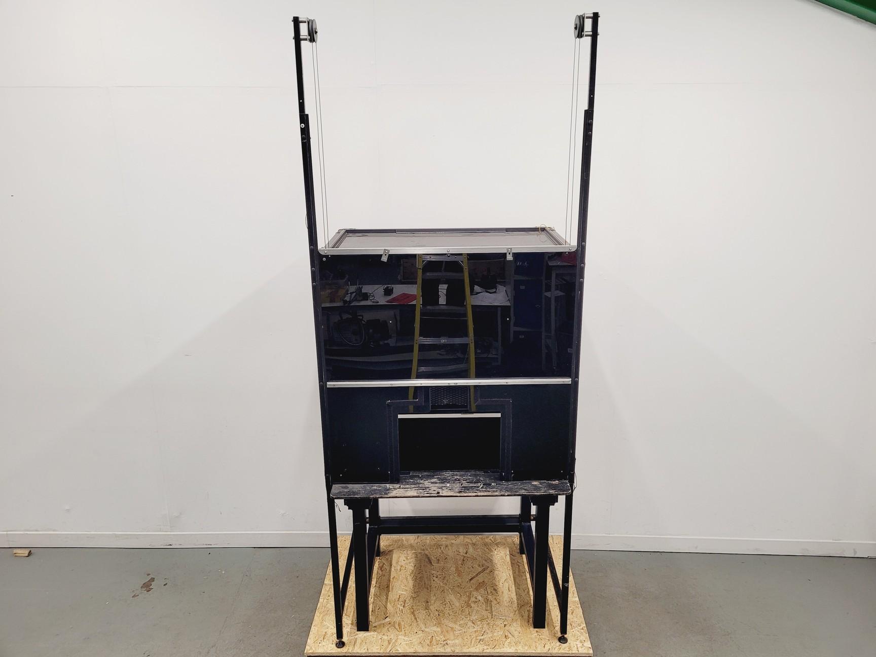 Electromagnetic Shielding Faraday Cage with Vibration Isolation Table
