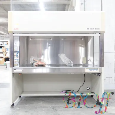 Sanyo MCV-B161S Biological Safety Cabinet with HEPA Filtration and Stainless Steel Interior