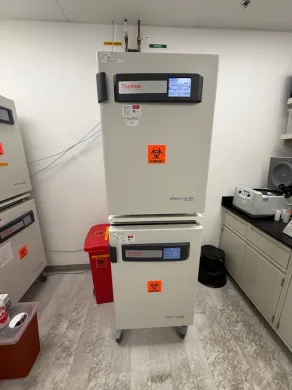 Thermo Scientific Vios 160i Double Stack CO2 Incubator for Cell Culture