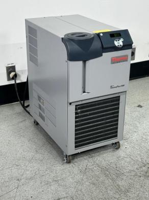 Thermo Scientific Neslab ThermoFlex 1400 Chiller-cover