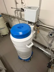 SINTESY DEWAR SMARTLINE.G.NC.100 Cryogenic Liquid Nitrogen Storage and Preservation System, 2 of 2