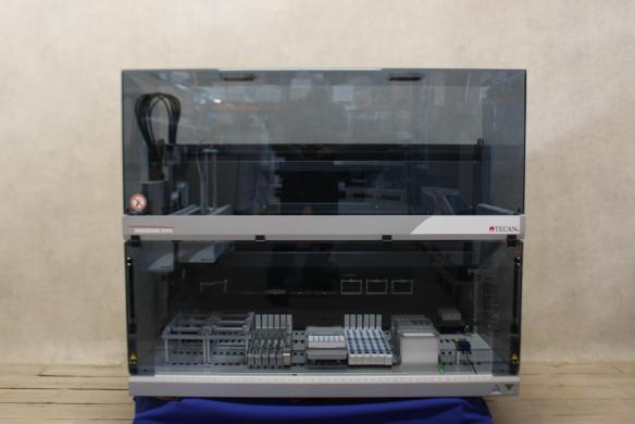 Tecan Freedom EVO 200 Automated Pipetting Robot with Eight Channels and 69-Grid Worktable-cover