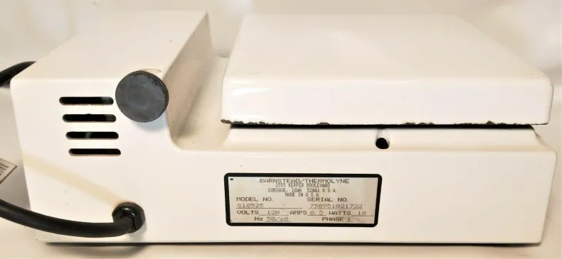 Thermolyne Nuova S18525 Magnetic Stirrer with 7" x 7" Chemically Resistant Plate